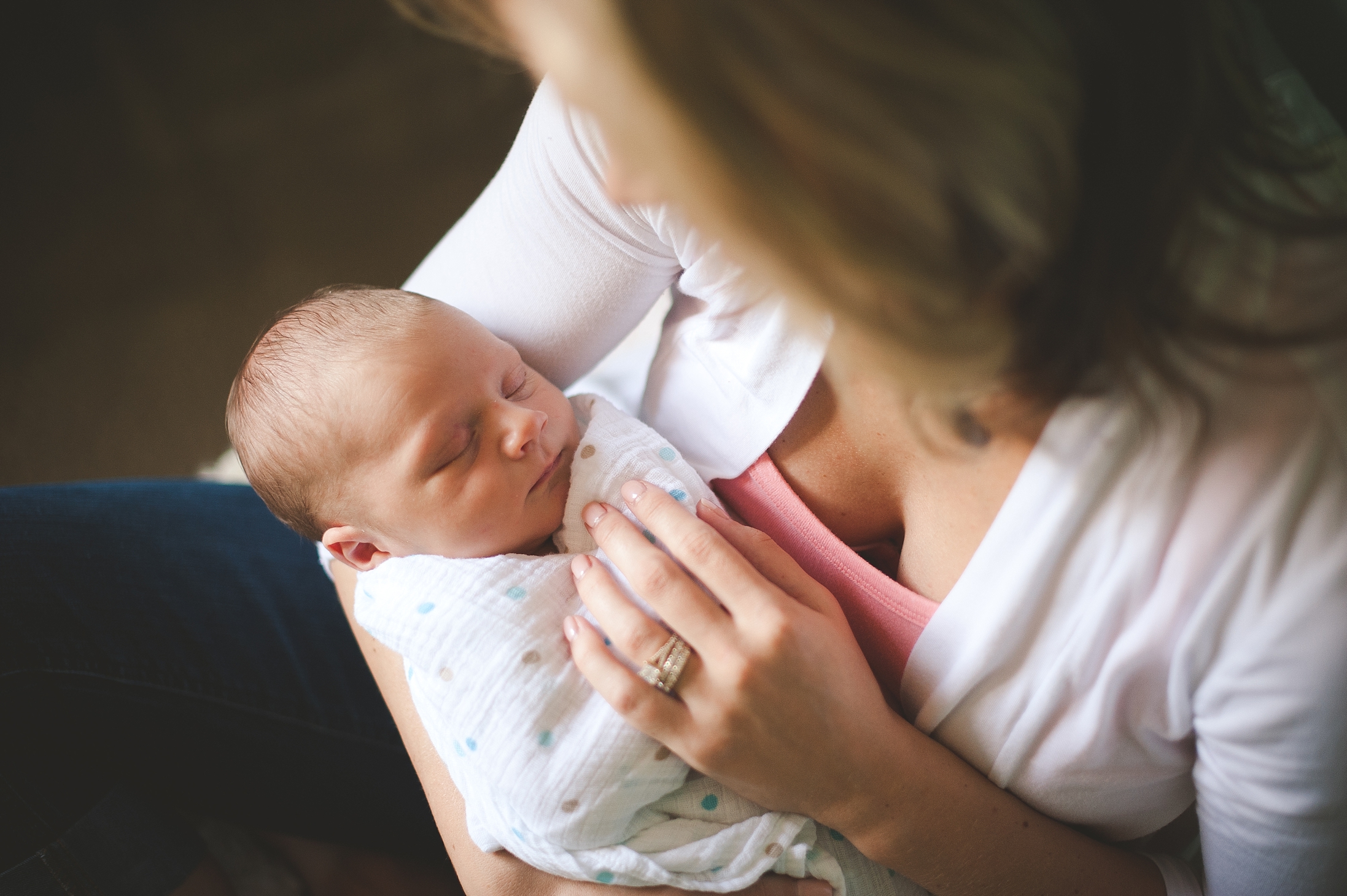 claire-bunn-photography_post-baby-poses_from-above_0001