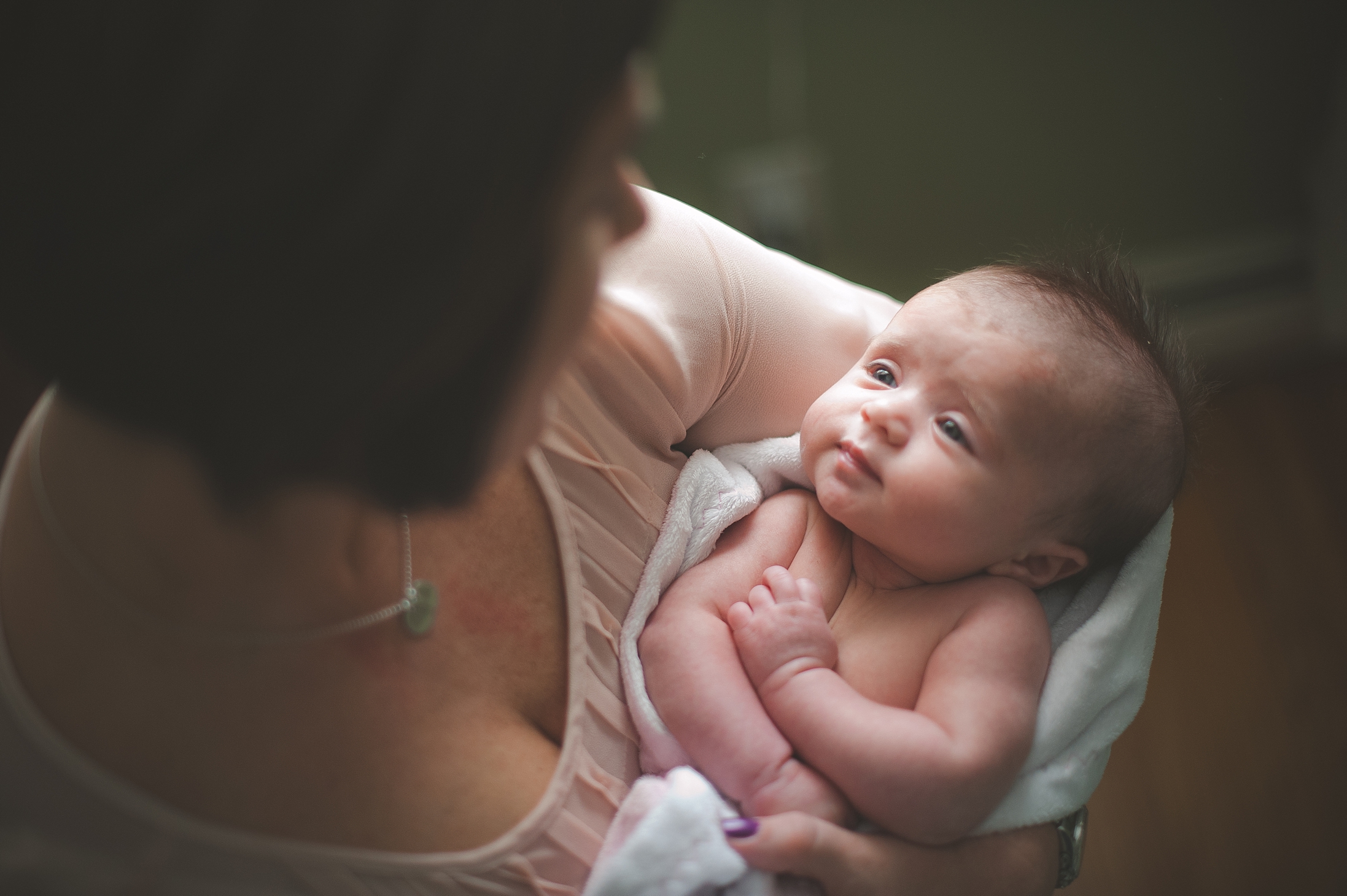 claire-bunn-photography_post-baby-poses_from-above_0002