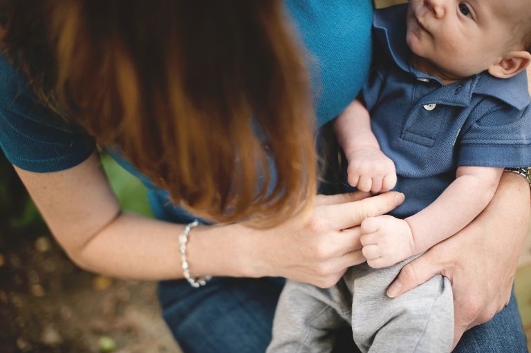 claire-bunn-photography_post-baby-poses_from-above_0003